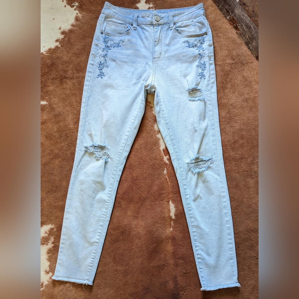 So High Rise Distressed Jegging